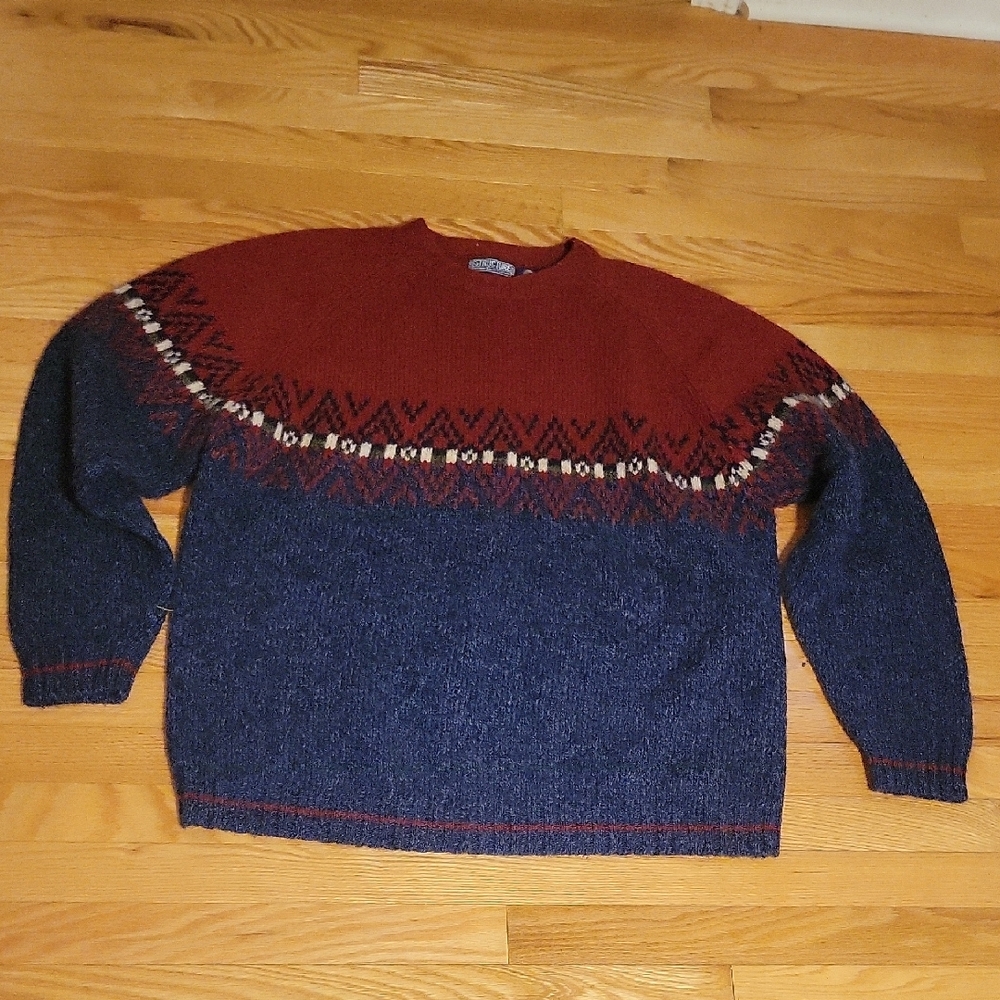Structure Red and Blue Crewneck Sweater with Nordic Pattern